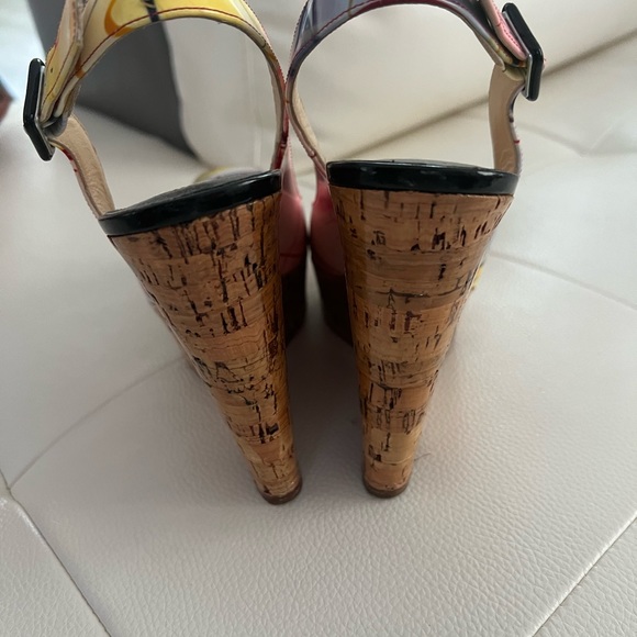 Sandals - Picture 3 of 4